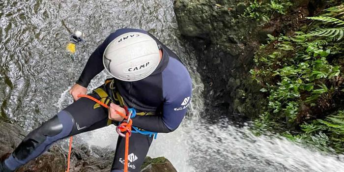 Descante-en-rappel-Guadeloupe-canyonining--Moncanyon