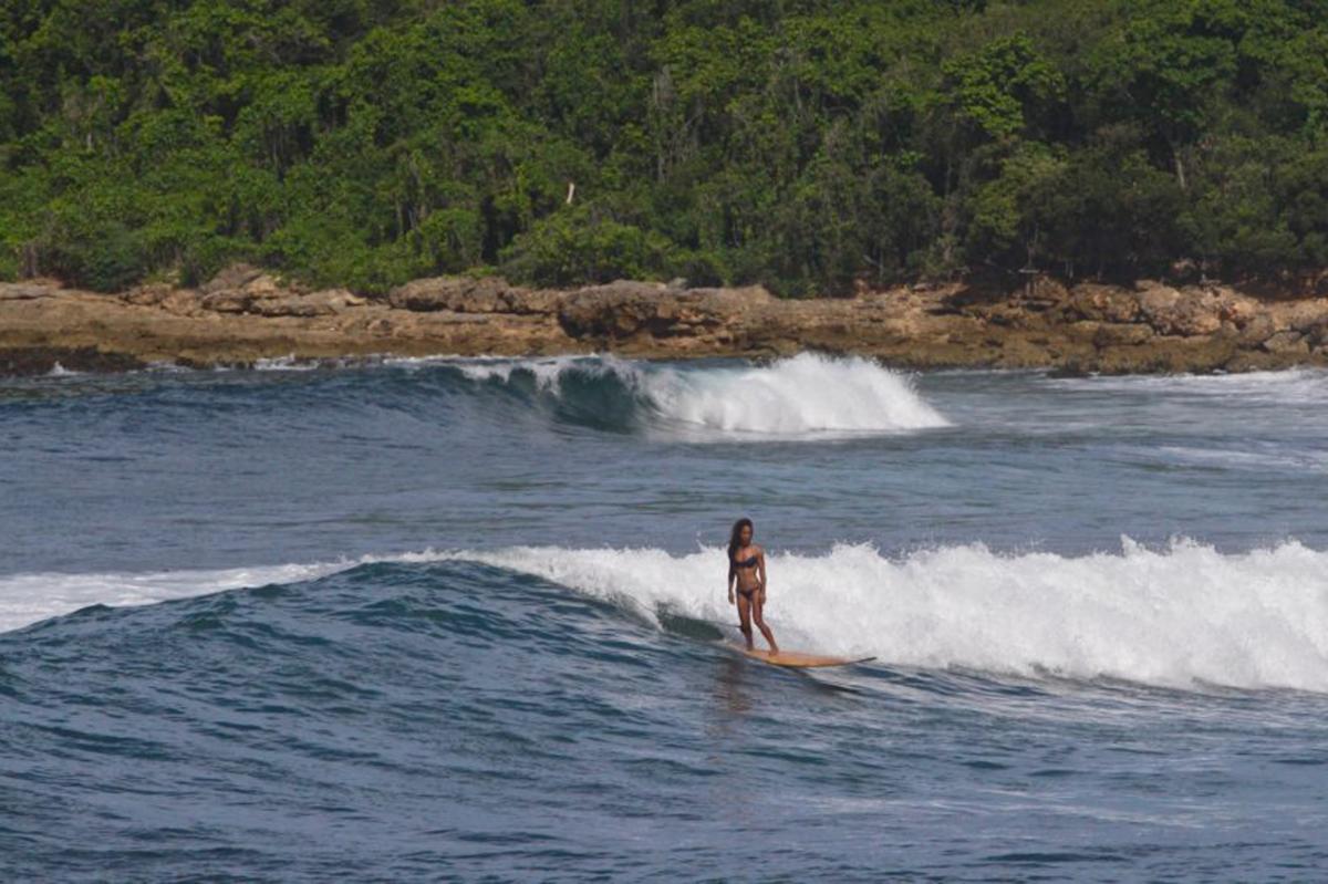 Surf-Excellence-Ecole-de-Surf-Guadeloupe-la-bouelle-Anse-Salabouelle