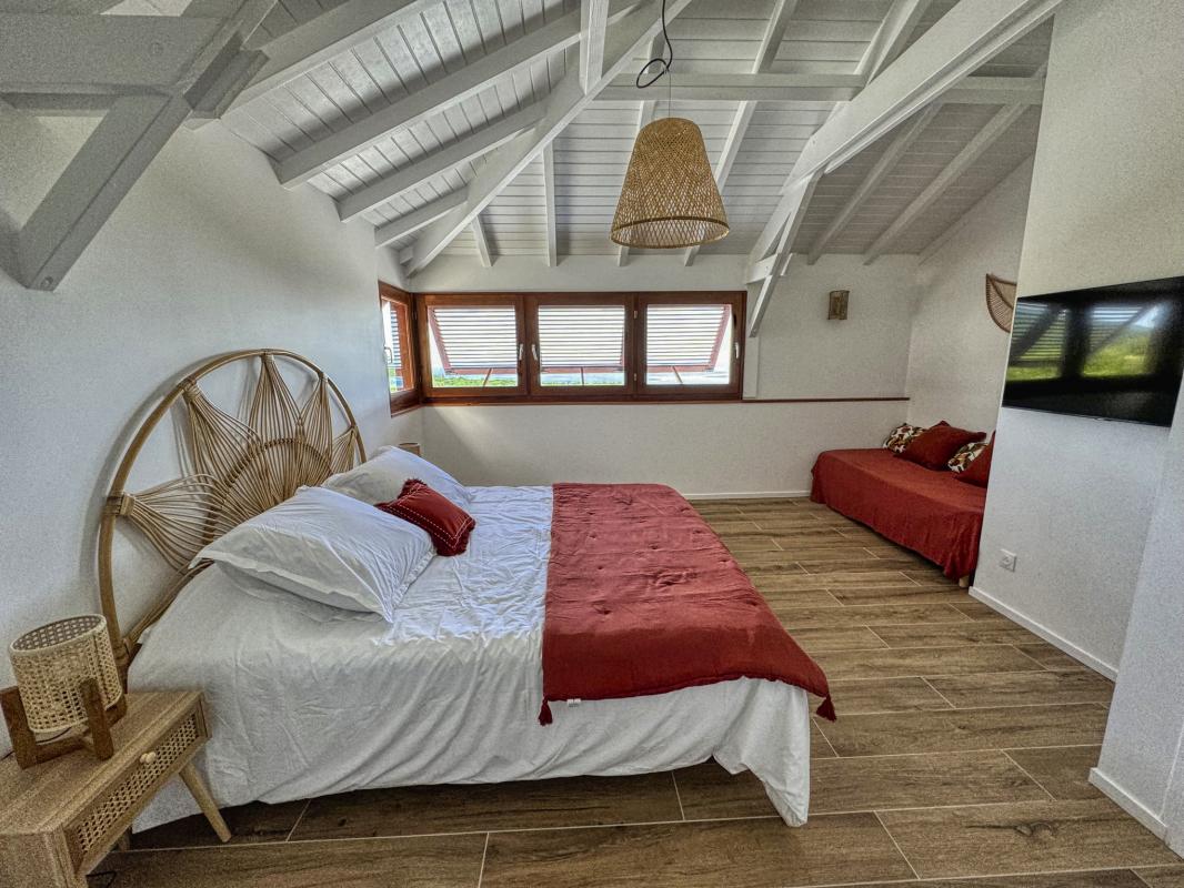 Location villa  vue mer Deshaies Guadeloupe_chambre terracotta